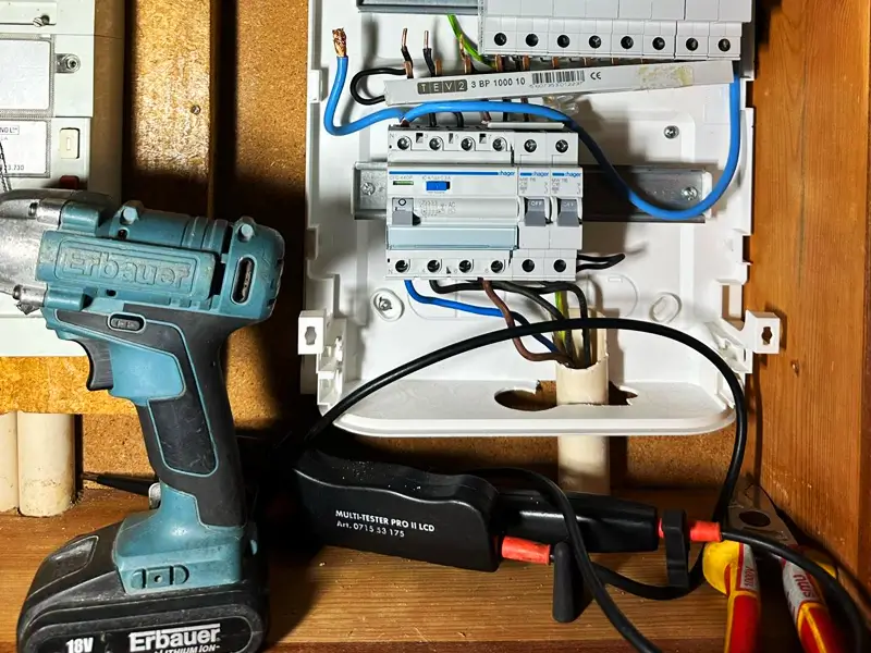 arranjo avarias elétricas domésticas