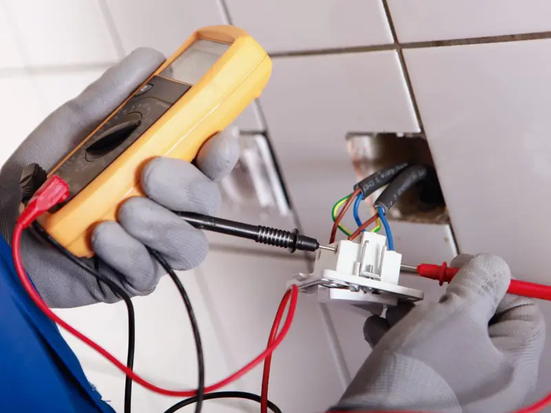 arranjo tomadas elétricas